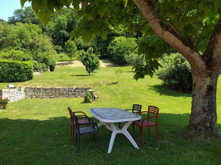 Maison Neuve Tout Confort, Deux Chambres Saint-Martin-du-Mont エクステリア 写真